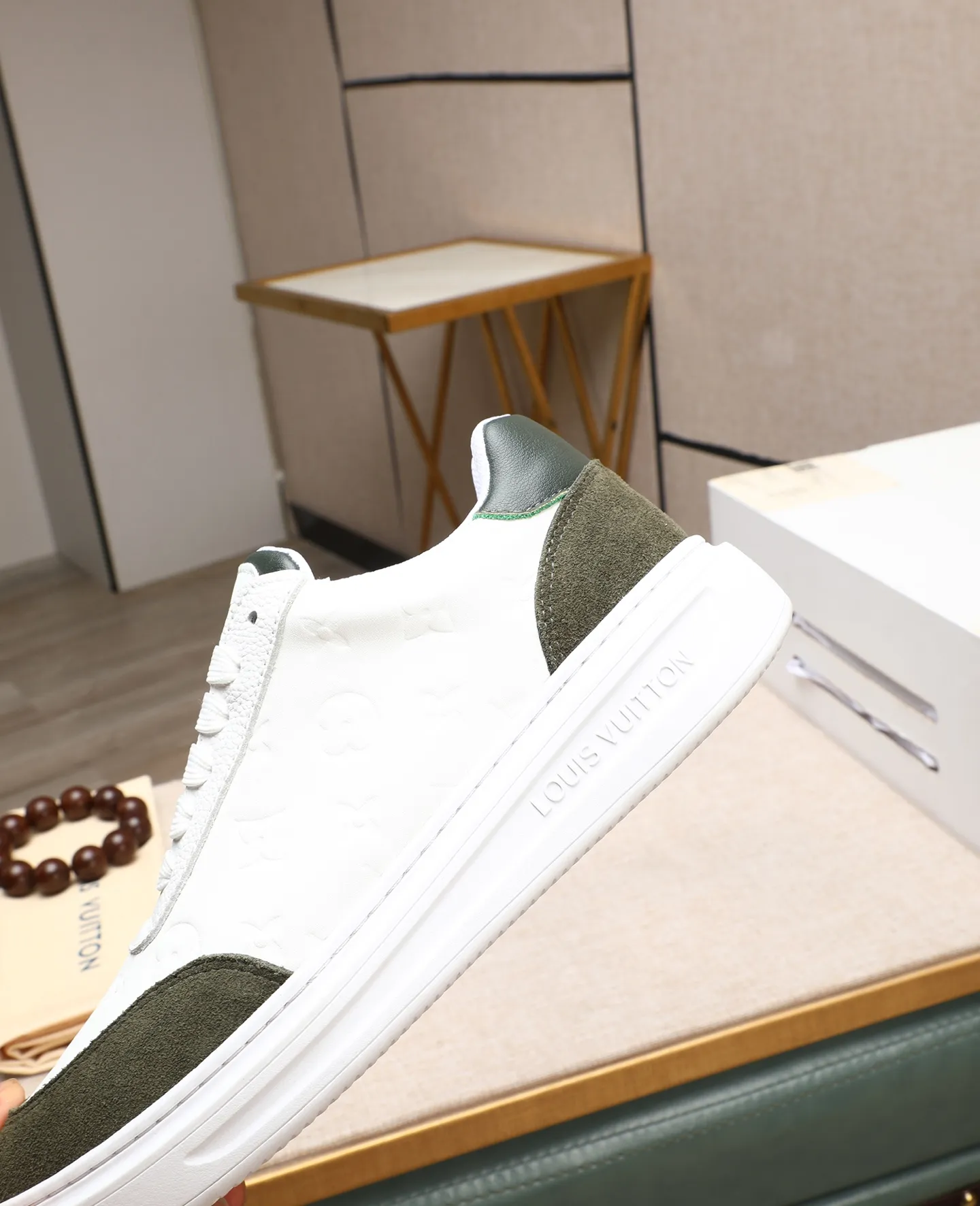 Men's shoes 💰540 📛📛【LOUIS VUITTON】Louis Vuitton new product👟Milan fashion catwalk style🇰🇾🇰🇾LV family logo, celebrity style, a must-have for fashionistas⚠️Classic presbyopia flower➕Water-dyed cow lining➕Special outsole👞Number 38-44 (45 46 custom-made)